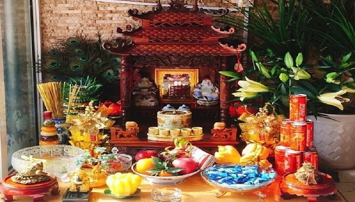 Bàn thờ ông địa là nét đẹp trong văn hóa tâm linh người Việt 