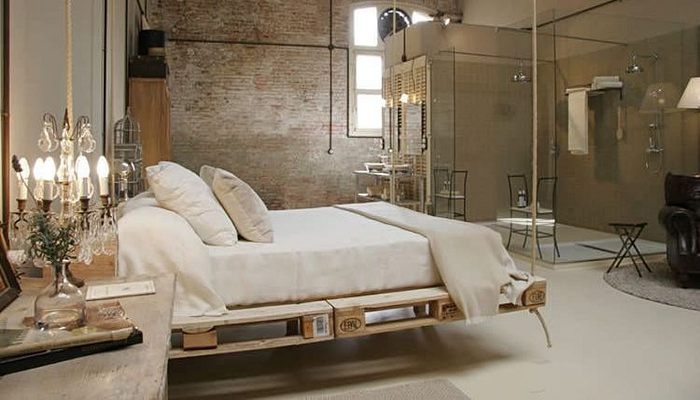 Giường gỗ pallet treo thích hợp với khách hàng có cá tính mạnh mẽ 
